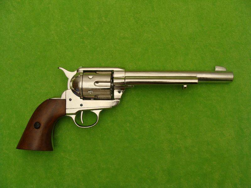 Colt перевод. Кольт 1873 Миротворец. Кольт писмейкер 1873. Револьвер Кольт 45 калибра. Кольт револьверы Colt.