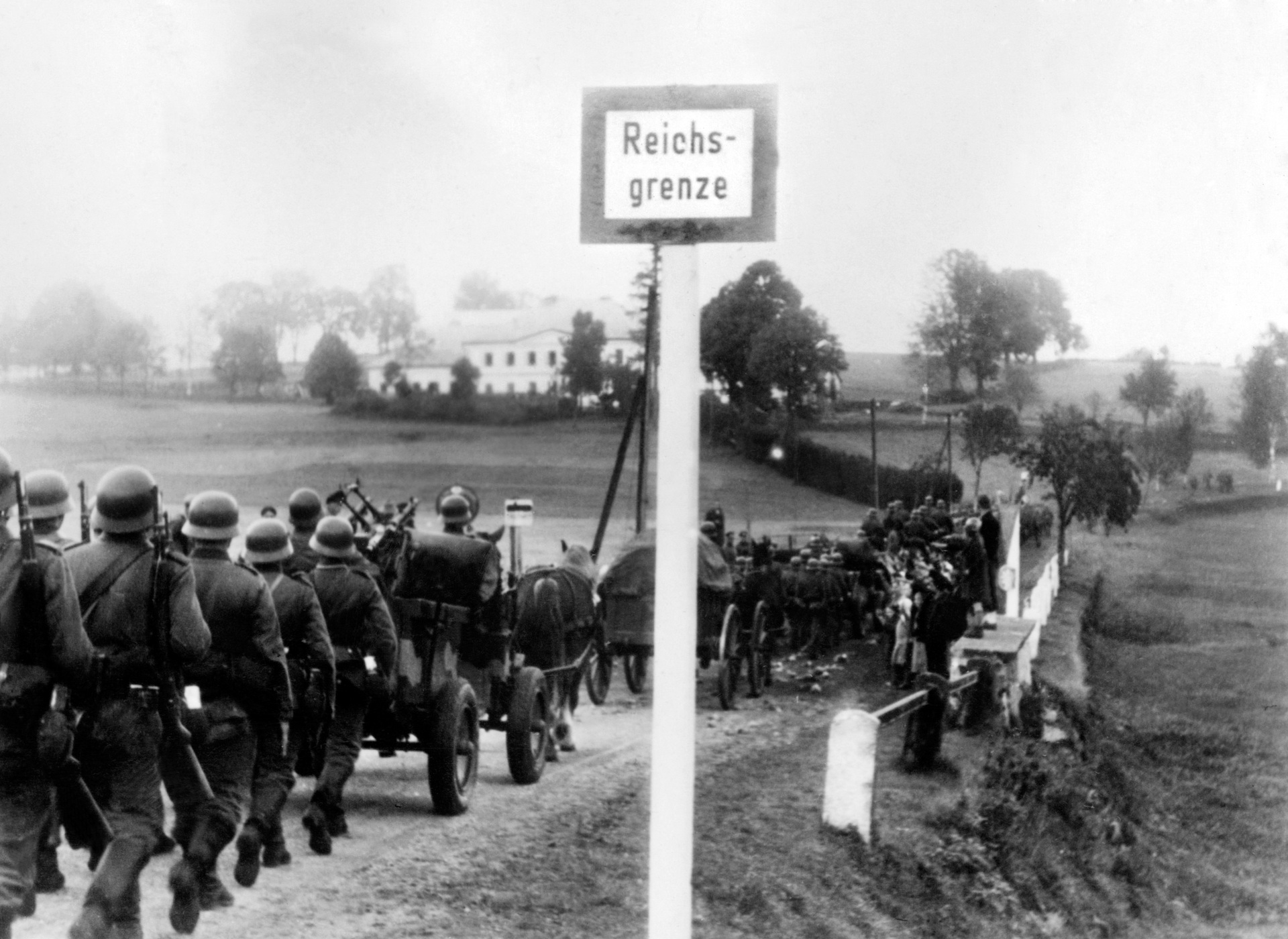 Начало польского вторжения год. Германская оккупация Чехии 1939. Рейнская зона 1936. Немецкие войска пересекают границу Чехословакии. Оккупация Чехословакии 1938.